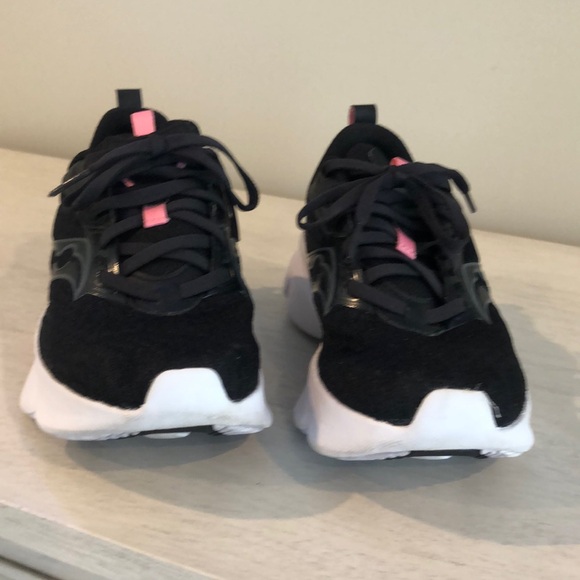 Saucony Black and White Athletic Sneakers with Pink Accents - Picture 3 of 7